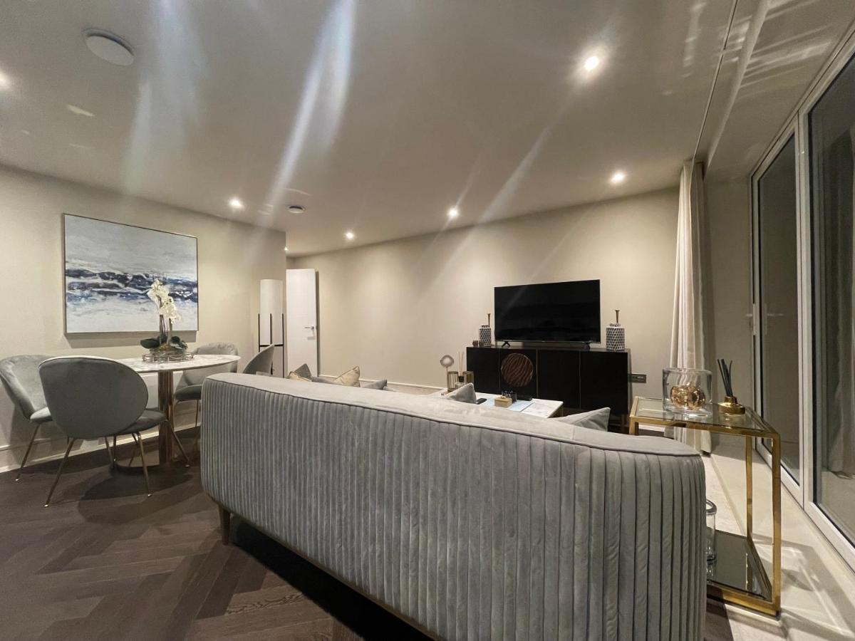 Sophisticated 1Br, 1 Ba Chigwell Designer Flat Chcl F2アパートメント エクステリア 写真