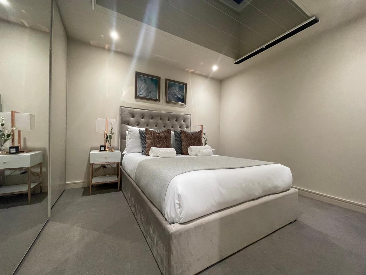 Sophisticated 1Br, 1 Ba Chigwell Designer Flat Chcl F2アパートメント エクステリア 写真