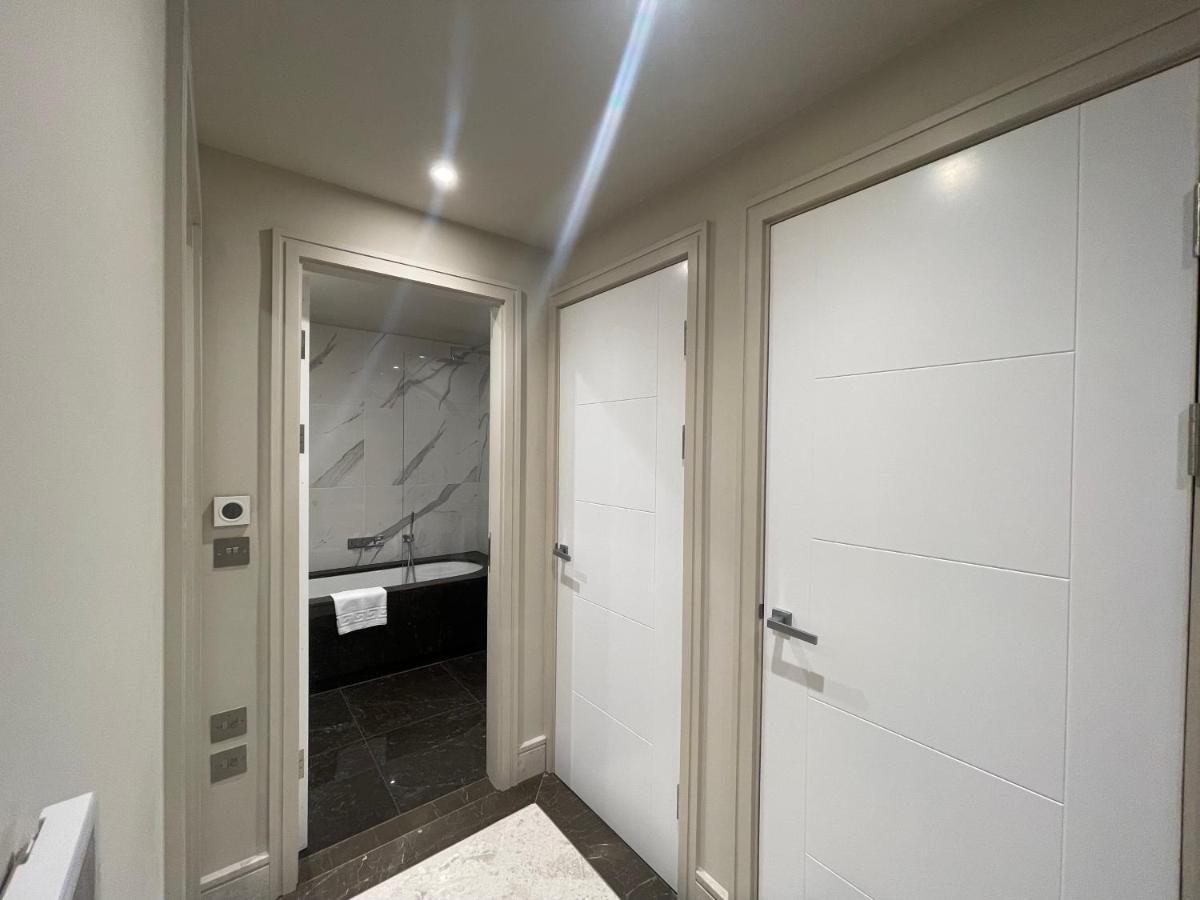 Sophisticated 1Br, 1 Ba Chigwell Designer Flat Chcl F2アパートメント エクステリア 写真