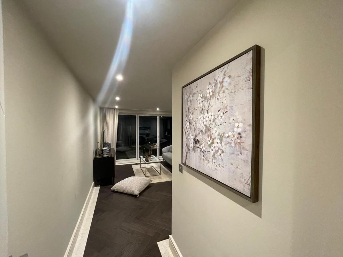 Sophisticated 1Br, 1 Ba Chigwell Designer Flat Chcl F2アパートメント エクステリア 写真