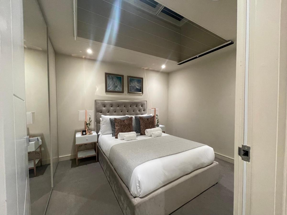 Sophisticated 1Br, 1 Ba Chigwell Designer Flat Chcl F2アパートメント エクステリア 写真