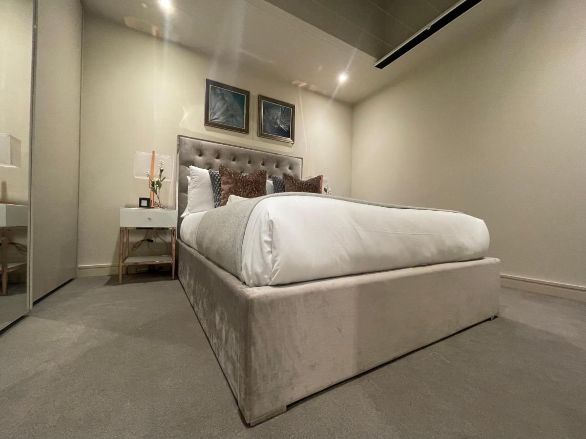 Sophisticated 1Br, 1 Ba Chigwell Designer Flat Chcl F2アパートメント エクステリア 写真