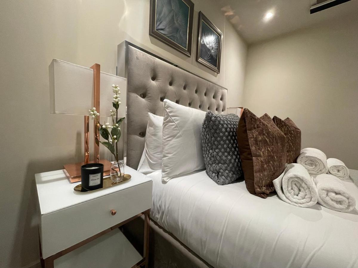 Sophisticated 1Br, 1 Ba Chigwell Designer Flat Chcl F2アパートメント エクステリア 写真